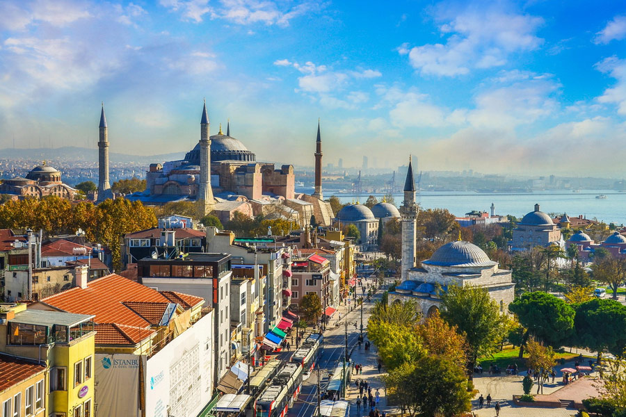 Come Trovare Voli Economici per la Turchia nel 2025 | Guida StayinWifi